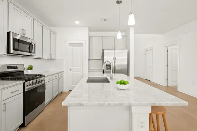 $350,000 | 7610 Grenadine Bloom Bend, Del Valle, TX 78617