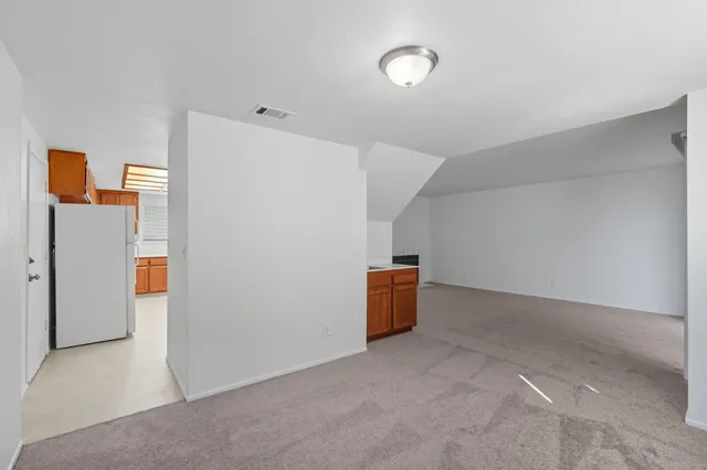 $300,000 | 6880 Calvine Road, Sacramento, CA 95823