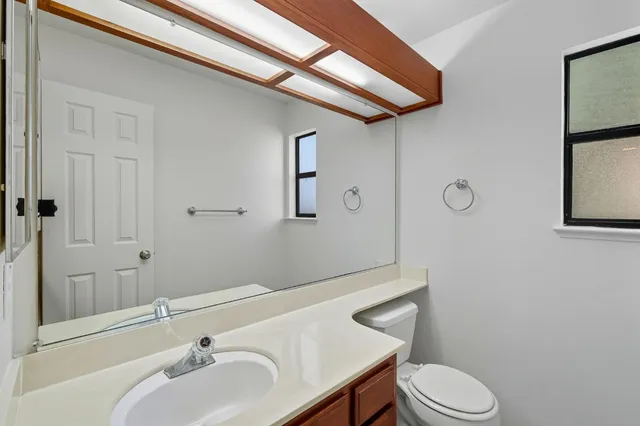 $300,000 | 6880 Calvine Road, Sacramento, CA 95823