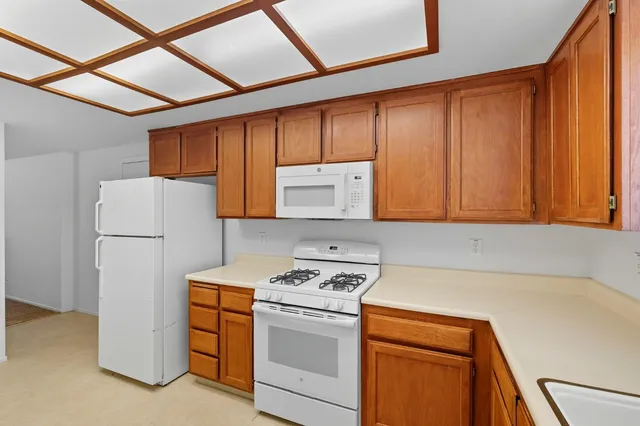 $300,000 | 6880 Calvine Road, Sacramento, CA 95823