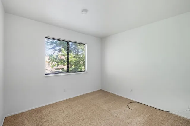 $300,000 | 6880 Calvine Road, Sacramento, CA 95823