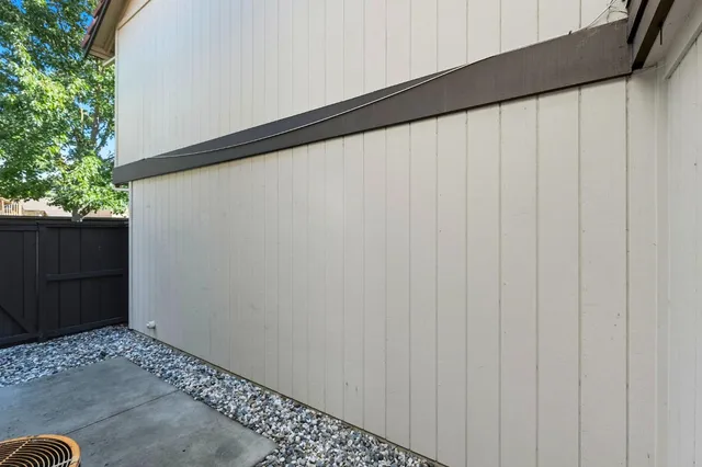 $300,000 | 6880 Calvine Road, Sacramento, CA 95823