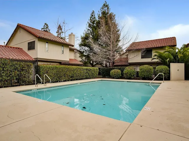 $300,000 | 6880 Calvine Road, Sacramento, CA 95823