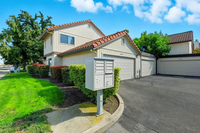 $300,000 | 6880 Calvine Road, Sacramento, CA 95823