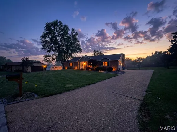 $400,000 | 3480 Huntington Lane, St. Charles, MO 63303