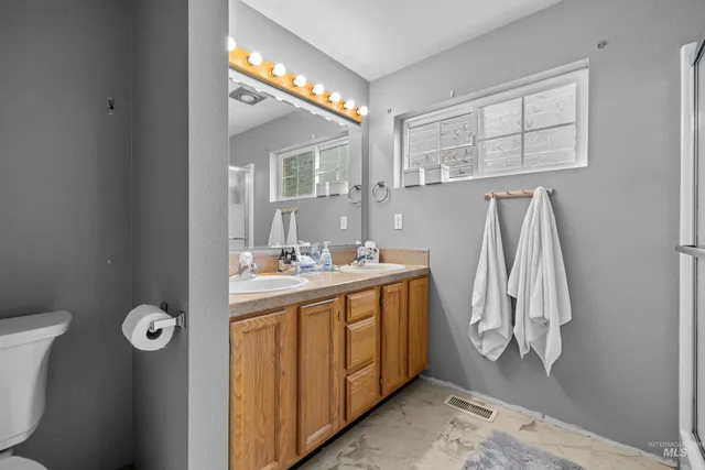 $329,900 | 1430 Rosewood Street, Mountain Home, ID 83647