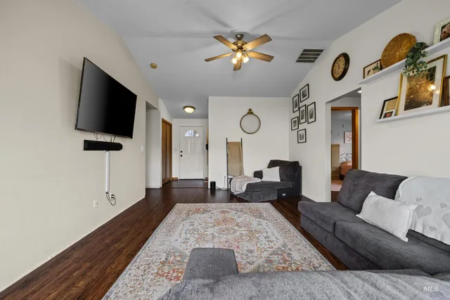 $329,900 | 1430 Rosewood Street, Mountain Home, ID 83647