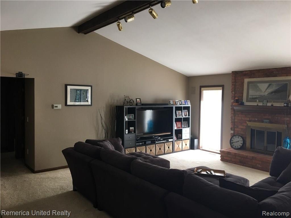 930 Dahlia Lane Rochester Hills, MI 48307 - Photo 12 of 32