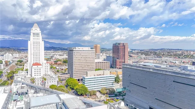 $2,400 | 108 West 2nd Street, Unit 803, Los Angeles, CA 90012