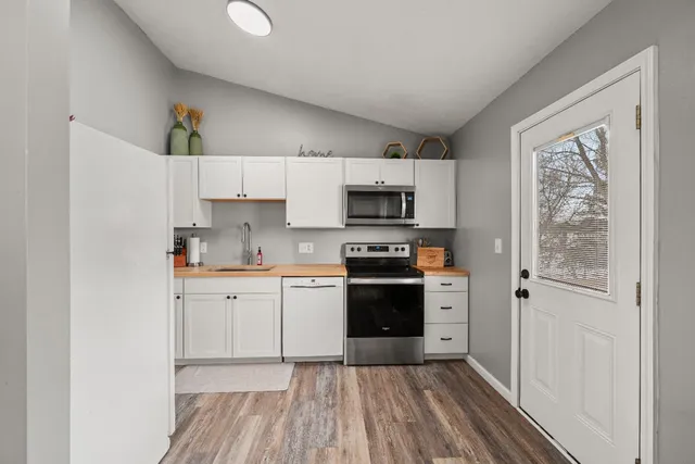 $303,000 | 21051 Sunnyridge Drive, Lawrenceburg, IN 47025