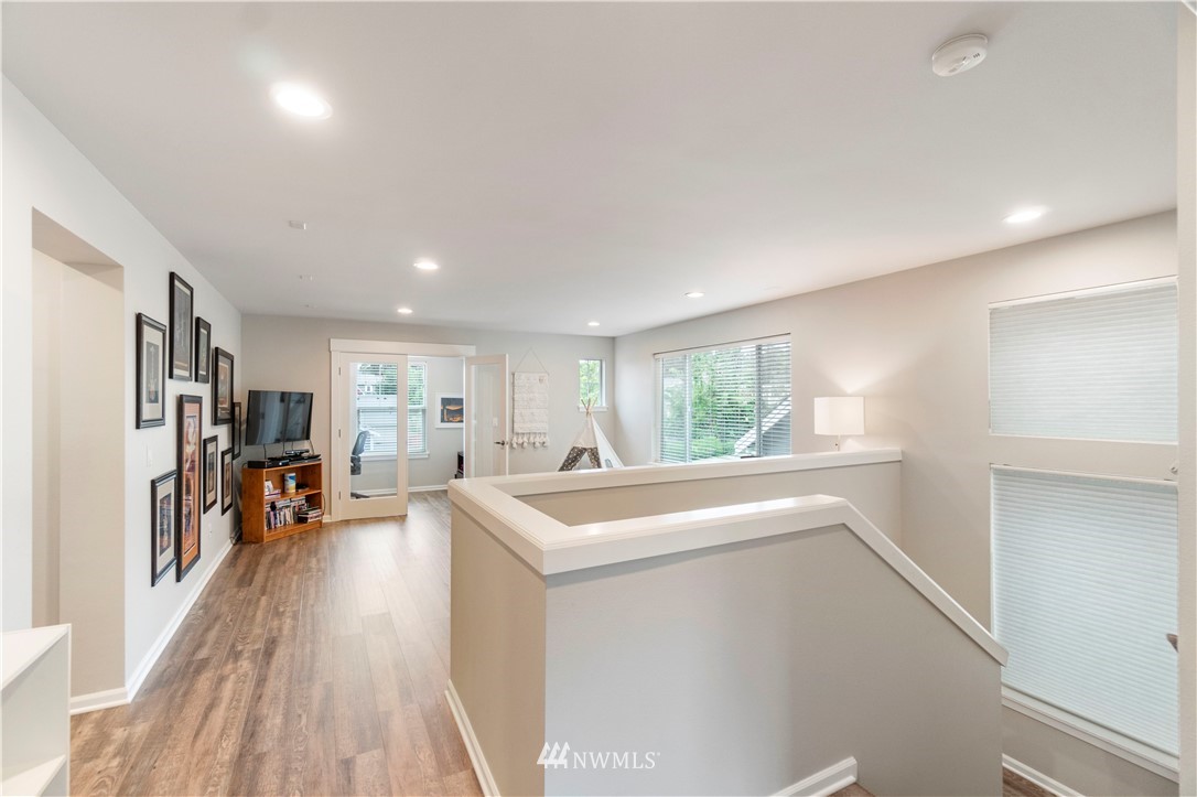 5607 Northeast 6th Street Renton, WA 98059 - Photo 13 of 39