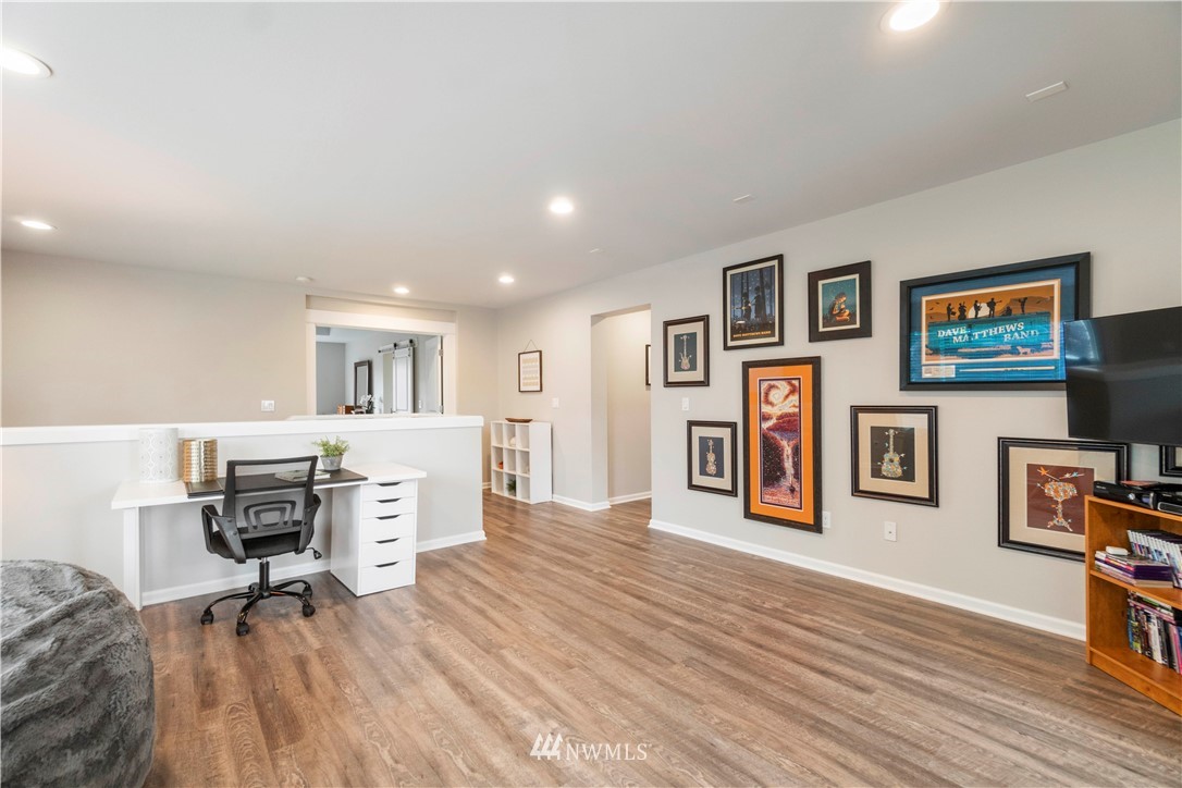 5607 Northeast 6th Street Renton, WA 98059 - Photo 14 of 39