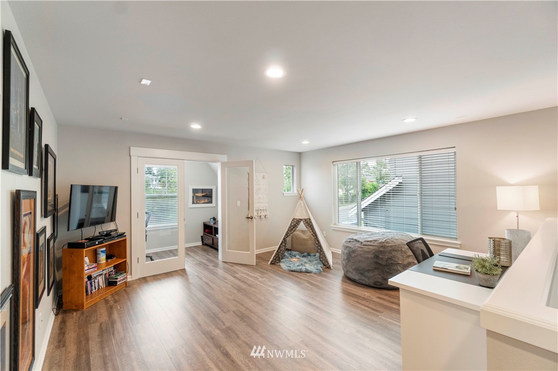 5607 Northeast 6th Street Renton, WA 98059 - Photo 16 of 39