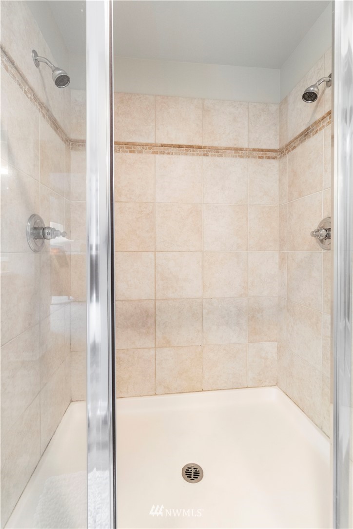 5607 Northeast 6th Street Renton, WA 98059 - Photo 25 of 39