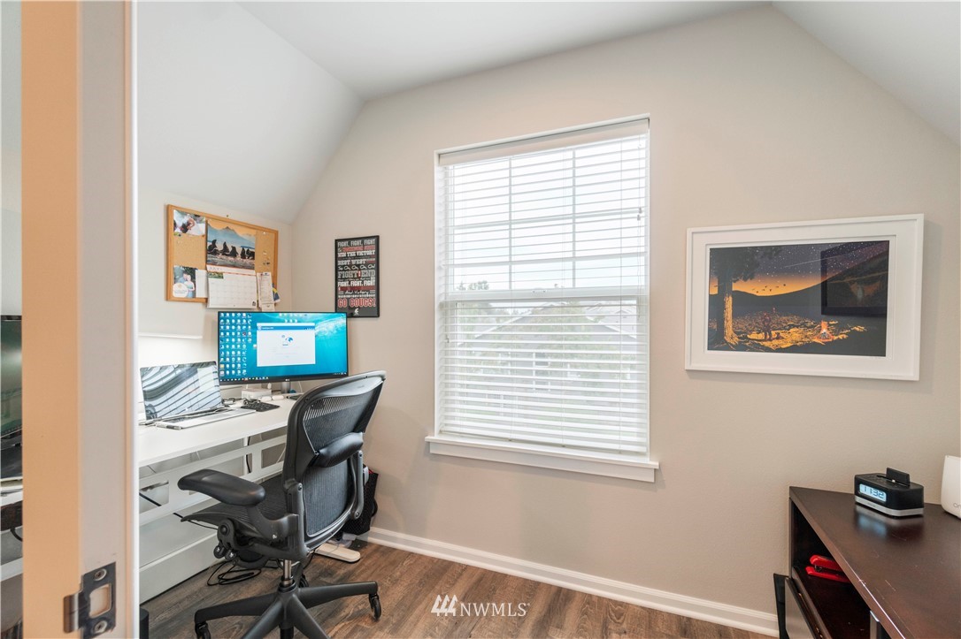 5607 Northeast 6th Street Renton, WA 98059 - Photo 26 of 39