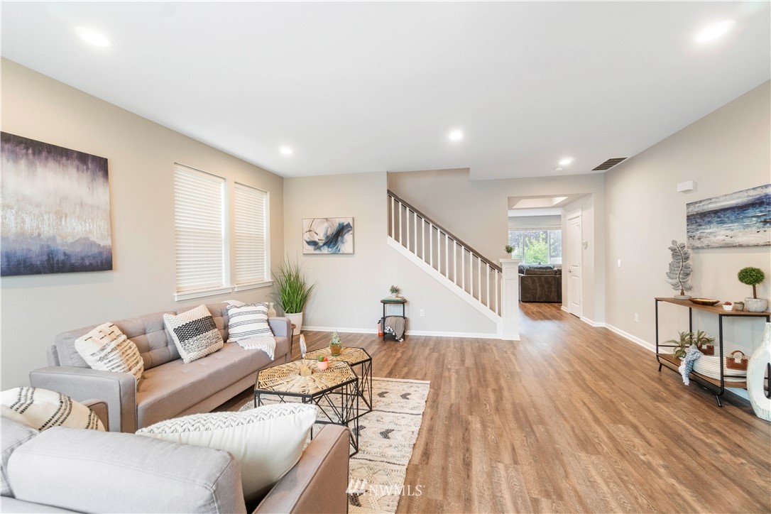5607 Northeast 6th Street Renton, WA 98059 - Photo 4 of 39