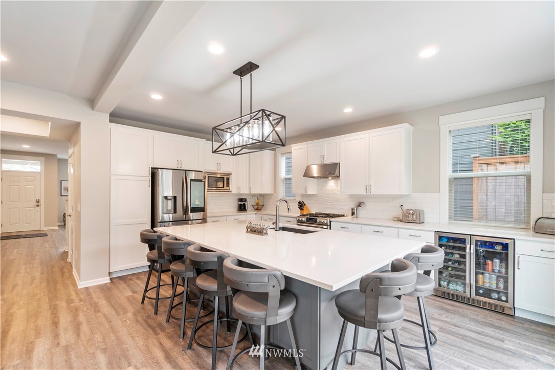 5607 Northeast 6th Street Renton, WA 98059 - Photo 9 of 39