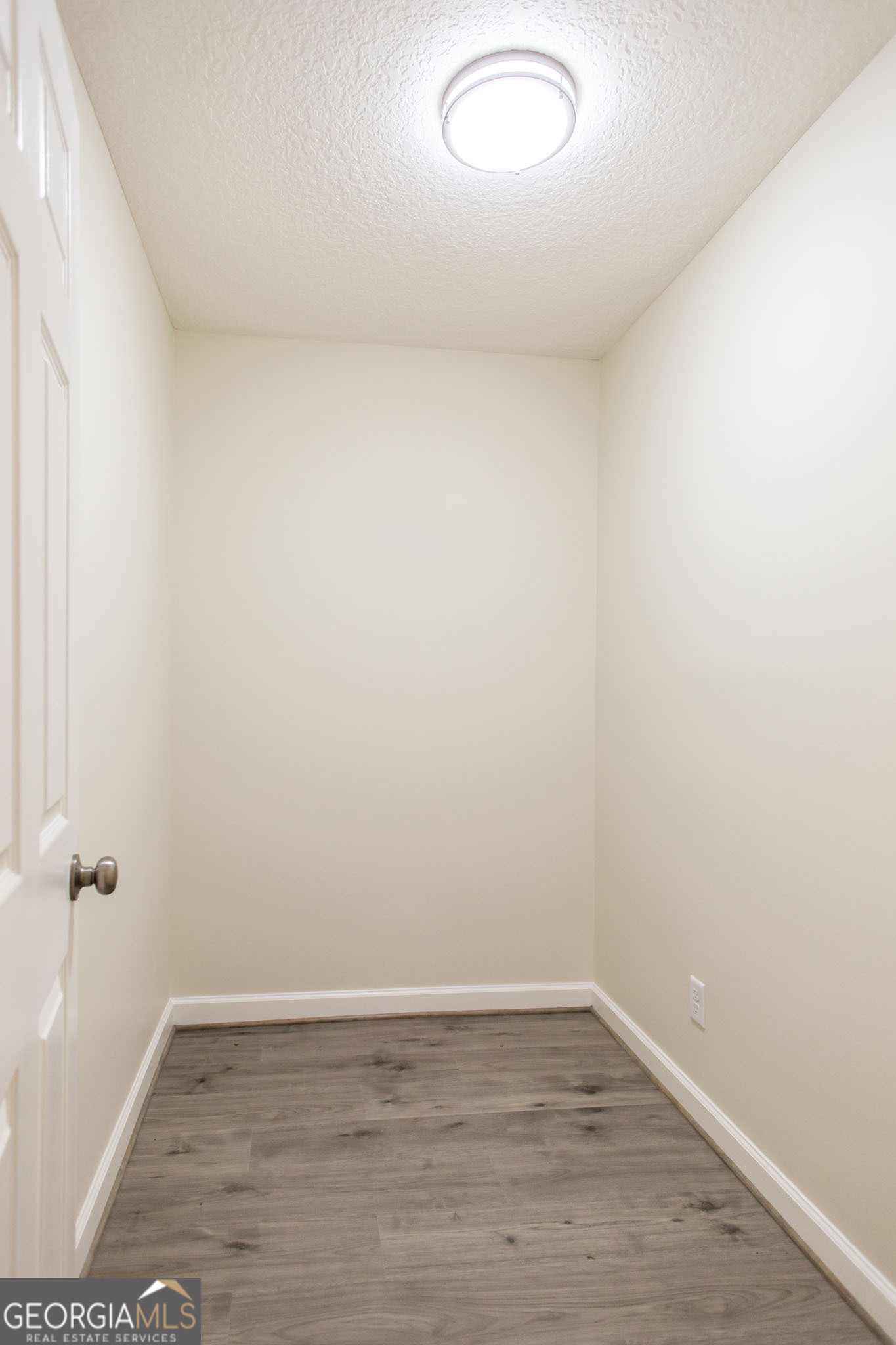 6731 Youmans Chapel Road Blackshear, GA 31516 - Photo 24 of 33 a view of an empty room