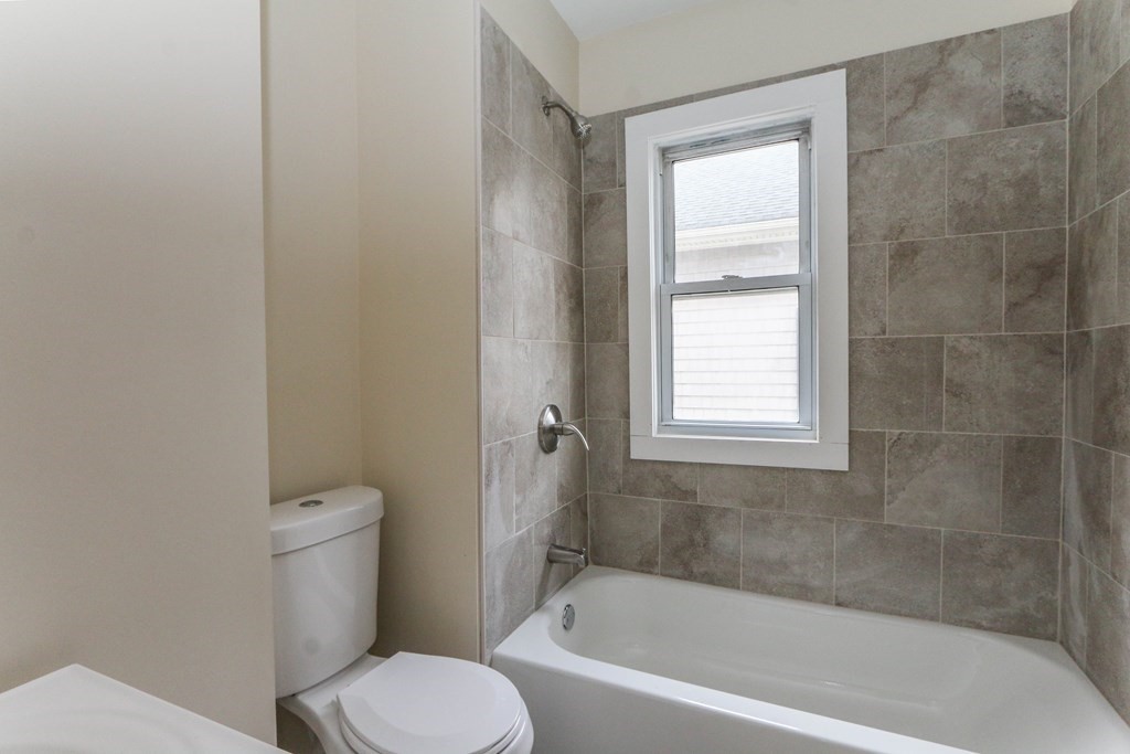 78-80 Sterling Street Springfield, MA 01107 - Photo 15 of 33 Gallery Image 15
