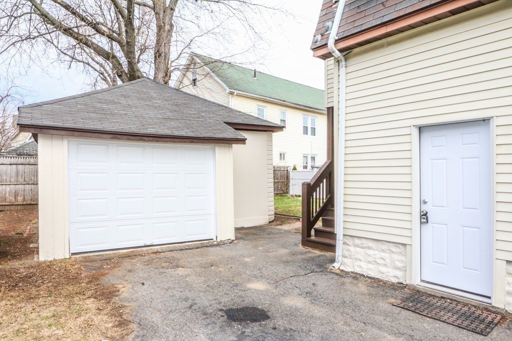 78-80 Sterling Street Springfield, MA 01107 - Photo 4 of 33 Gallery Image 4