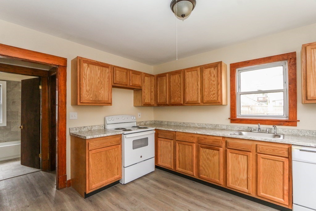 78-80 Sterling Street Springfield, MA 01107 - Photo 8 of 33 Gallery Image 8
