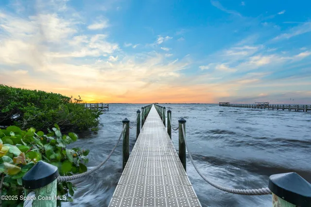 a view of a terrace with sky view