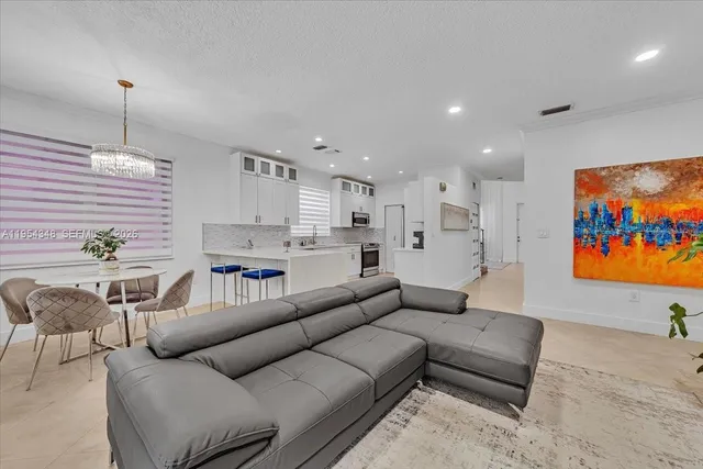 $4,600 | 773 Southwest 120th Avenue, Pembroke Pines, FL 33025