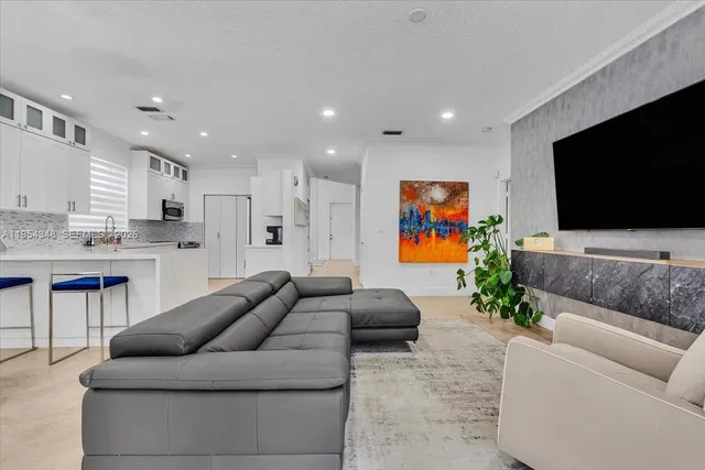 $4,600 | 773 Southwest 120th Avenue, Pembroke Pines, FL 33025