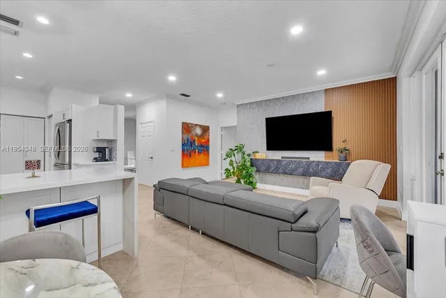 $4,600 | 773 Southwest 120th Avenue, Pembroke Pines, FL 33025