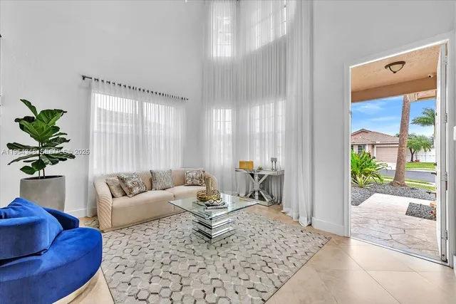 $4,600 | 773 Southwest 120th Avenue, Pembroke Pines, FL 33025