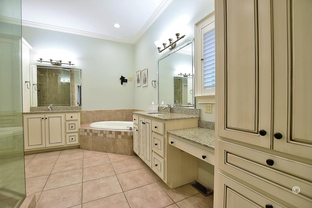 8870 River Road Columbus, GA 31904 - Photo 21 of 44 MASTER BATH