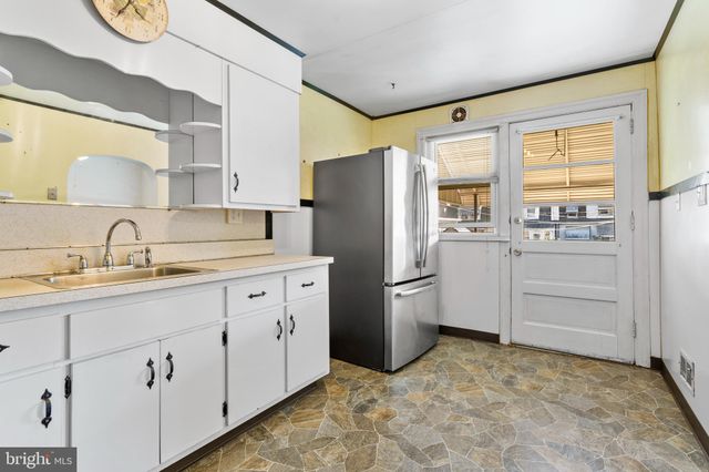 $155,000 | 42 Maple Street, Marcus Hook, PA 19061