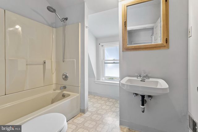 $155,000 | 42 Maple Street, Marcus Hook, PA 19061