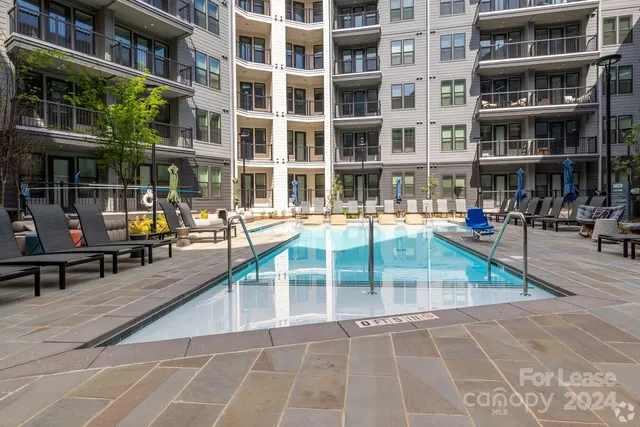 $1,812 | 536 West Tremont Avenue, Unit A2, Charlotte, NC 28203