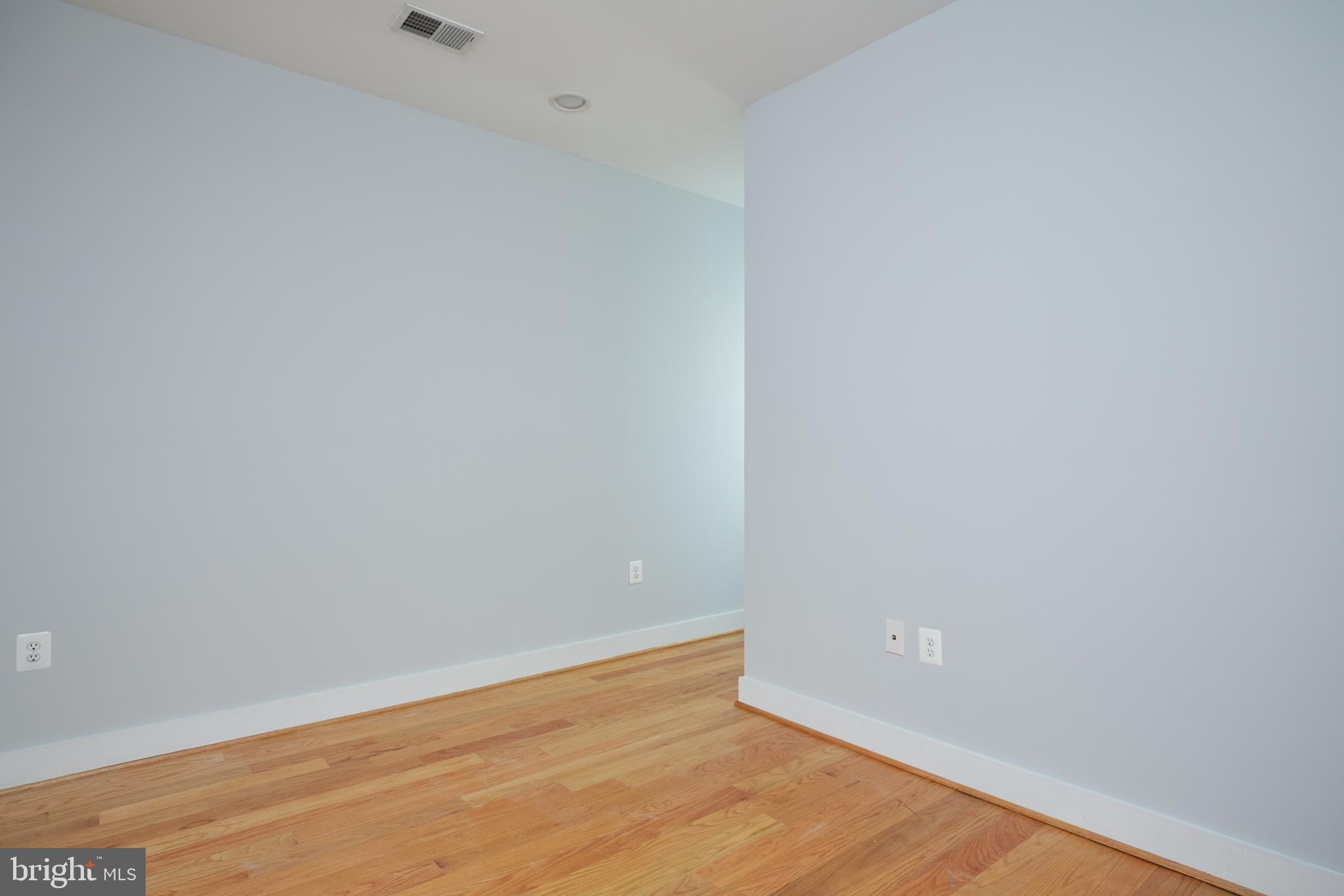 2514 17th Street Northwest, Unit 2 Washington, DC 20009 - Photo 23 of 31 Guest Bedroom
