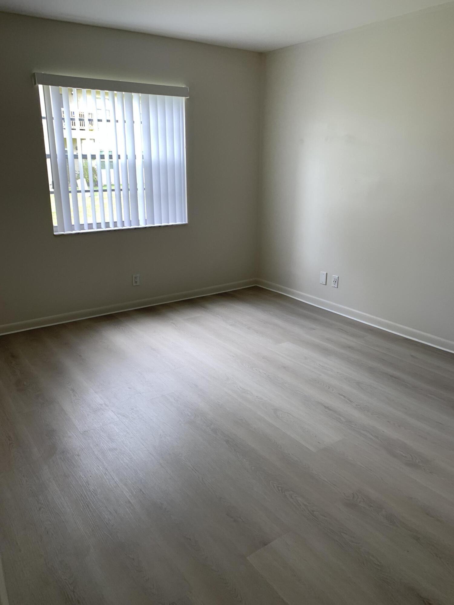 1814 Abbey Road, Unit 103 West Palm Beach, FL 33415 - Photo 11 of 16 IMG_0688