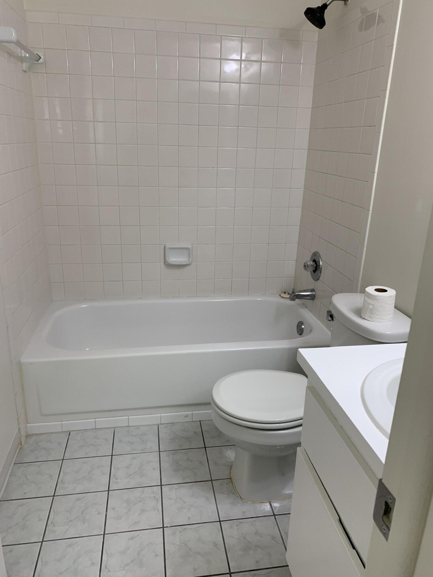 1814 Abbey Road, Unit 103 West Palm Beach, FL 33415 - Photo 15 of 16 IMG_0691