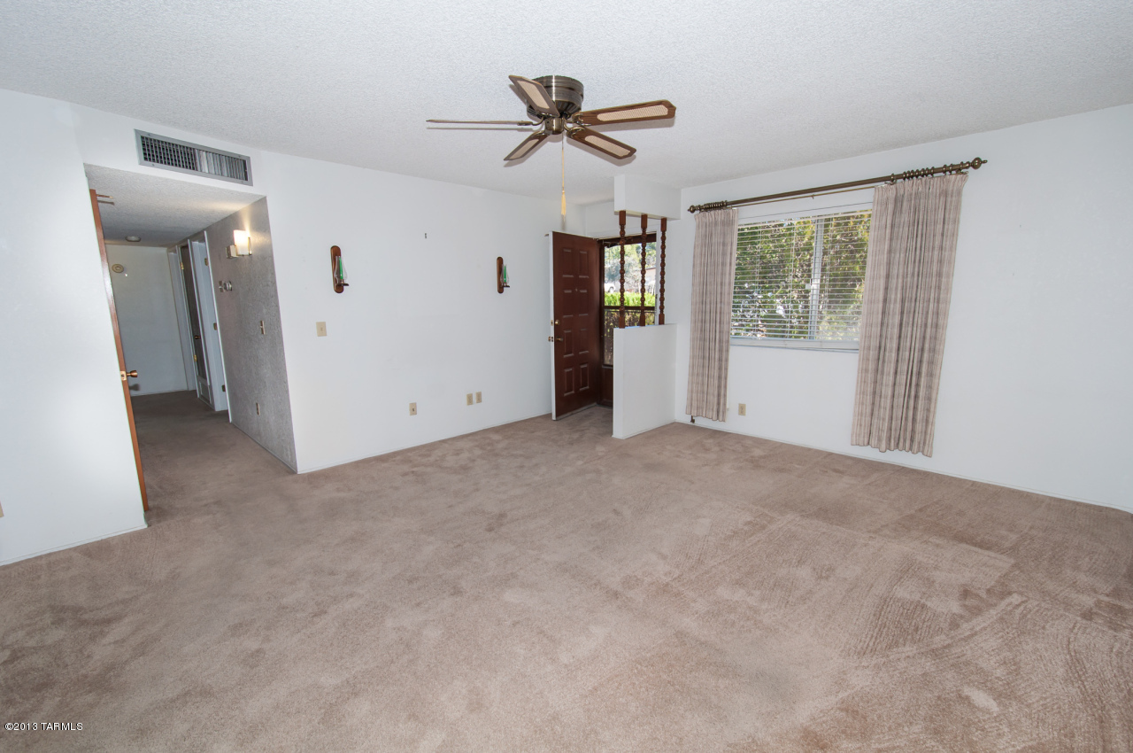 7517 North Oldfather Road Tucson, AZ 85741 - Photo 2 of 17