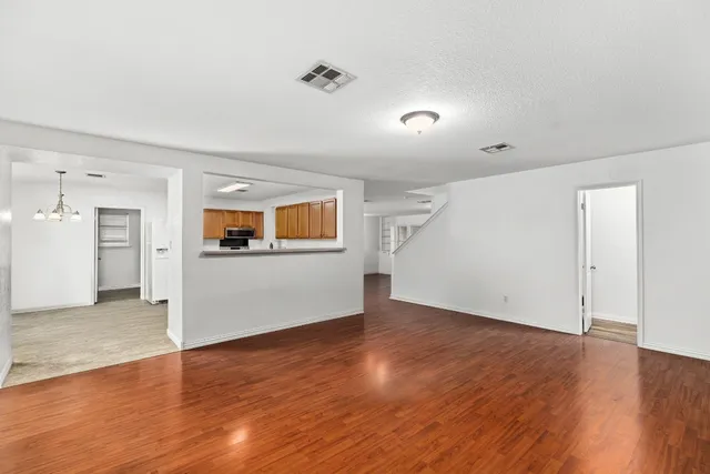 $299,500 | 144 Vicksburg Loop, Elgin, TX 78621