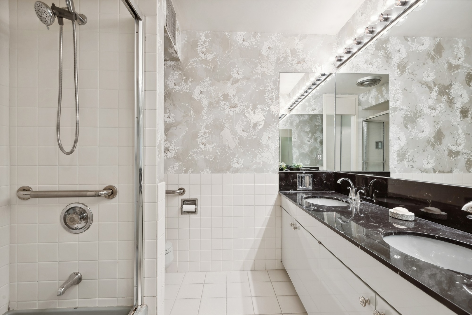 1630 Sheridan Road, Unit 5E Wilmette, IL 60091 - Photo 16 of 29 Gallery Image 16