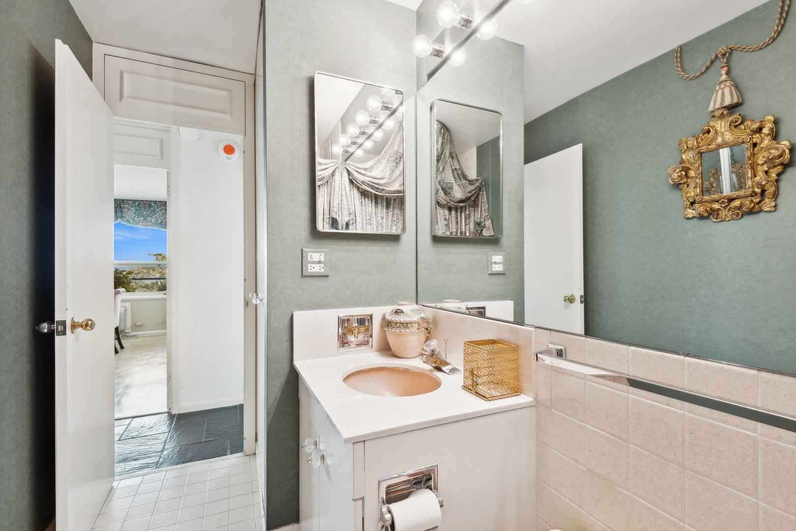 1630 Sheridan Road, Unit 5E Wilmette, IL 60091 - Photo 19 of 29 Gallery Image 19