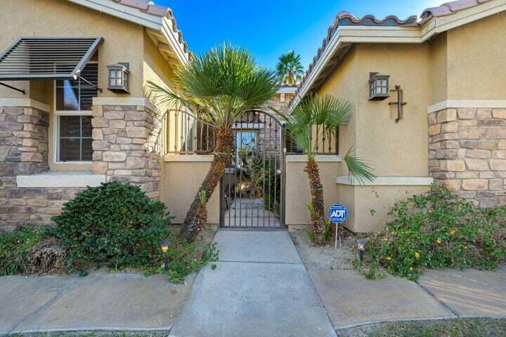 83399 Wagon Road Indio, CA 92203 - Photo 2 of 11 Gated courtyard