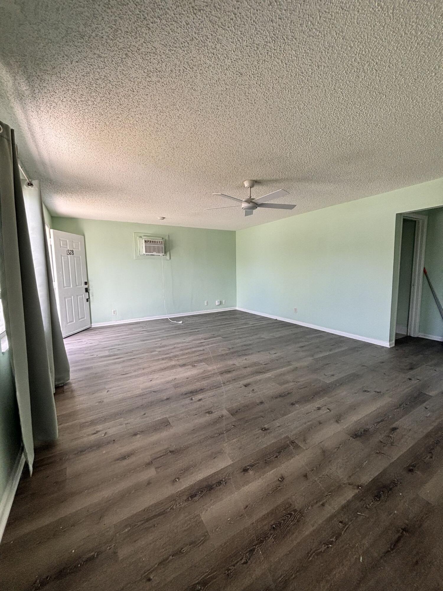 1328 West 6th Street Riviera Beach, FL 33404 - Photo 4 of 7 LR unstaged