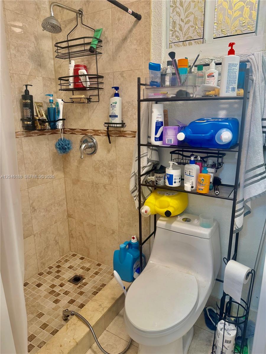 734 East 39th Street Hialeah, FL 33013 - Photo 35 of 55