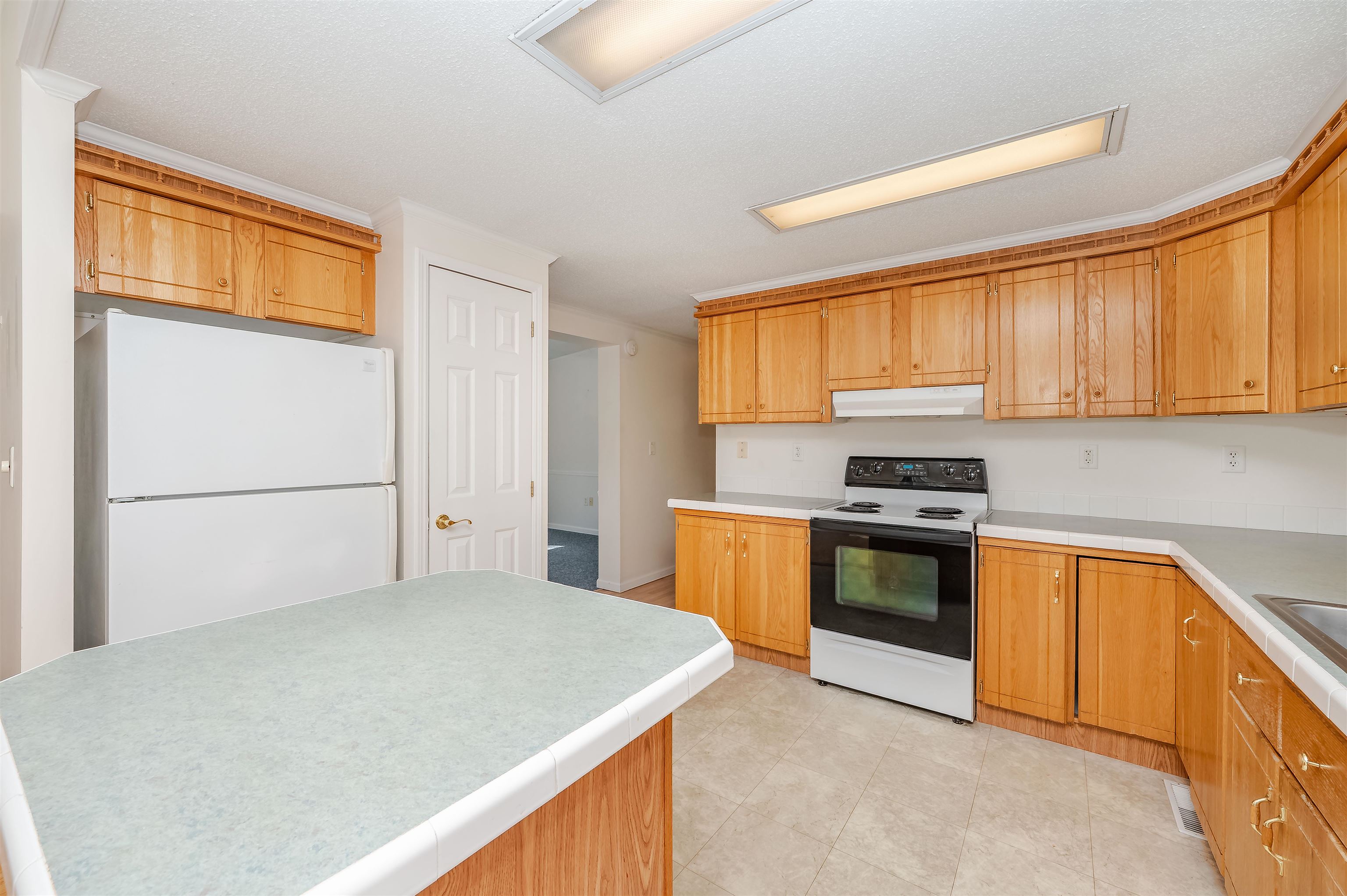 153 Eagle Drive Rochester, NH 03868 - Photo 9 of 43