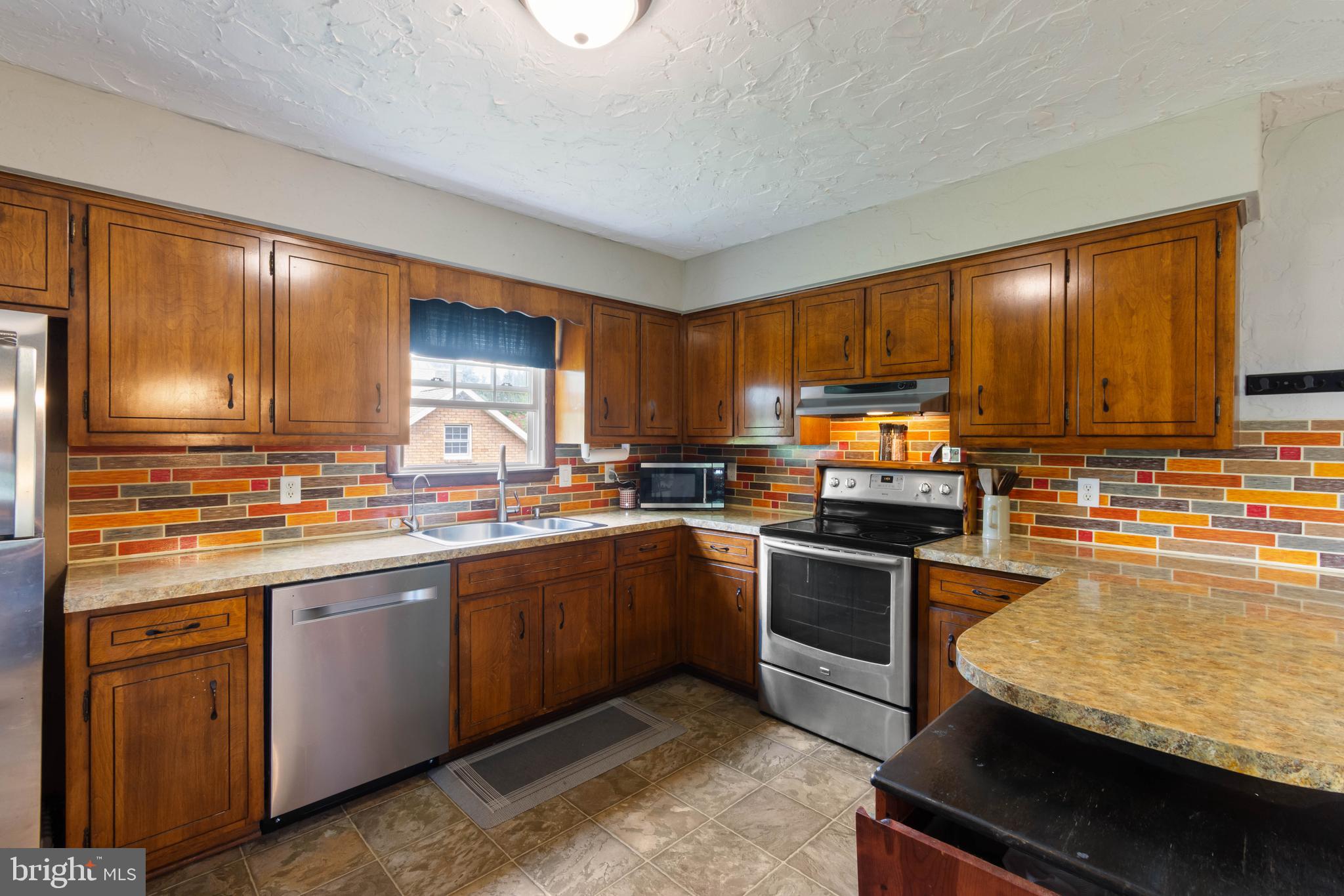 185 Pine Grove Road Hanover, PA 17331 - Photo 9 of 37