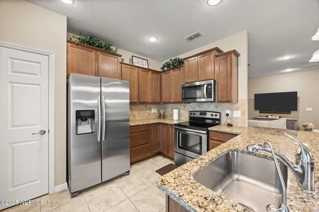 $305,000 | 7038 Beauhaven Court, Jacksonville, FL 32258