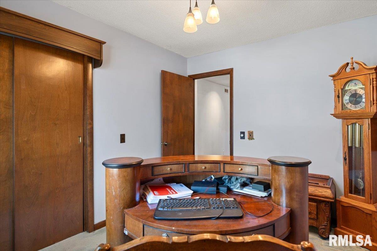 9 Oakwood Drive Springfield, IL 62629 - Photo 36 of 89