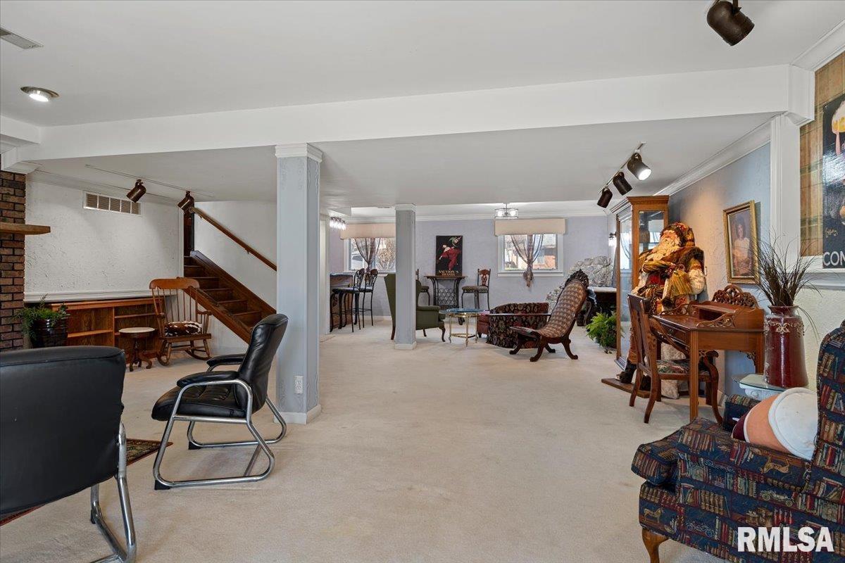 9 Oakwood Drive Springfield, IL 62629 - Photo 50 of 89