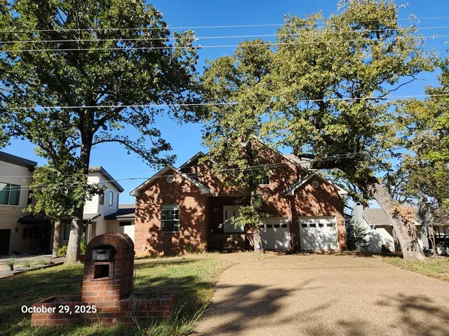 $749,900 | 180 Shady Shores Drive, Mabank, TX 75156